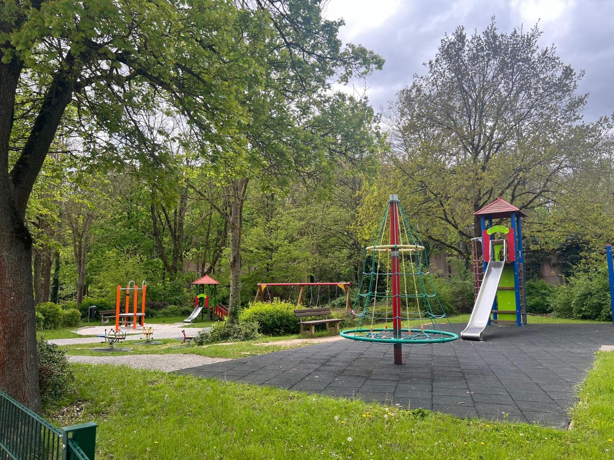 Ferienwohnung Am Limburger Park Лимбург-на-Лане Екстериор снимка
